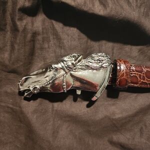 Women Rich Brown Leather Belt With Gucci Style Horse Head.